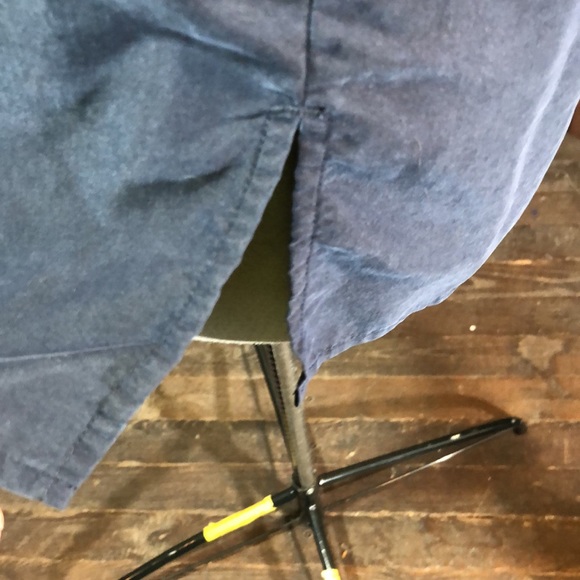 Liz Claiborne Lizsport navy business casual shirt/sz M/ button down/long sleeves - Picture 5 of 13